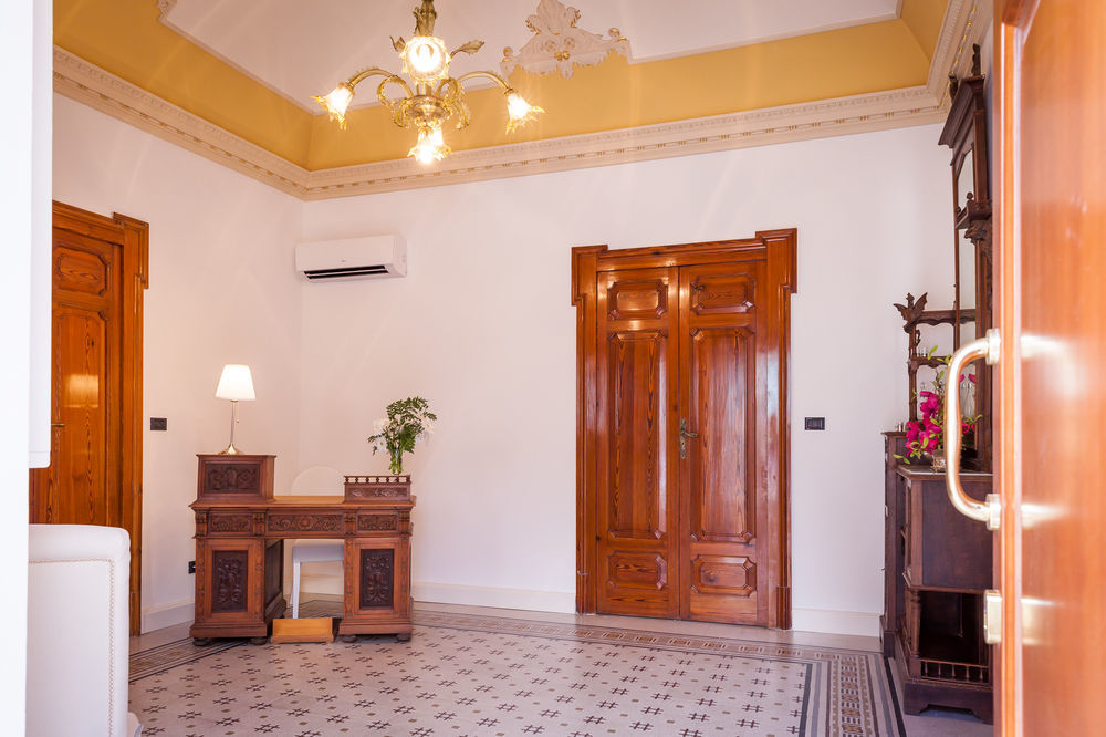 Palazzo Montalbano Bed & Breakfast Scicli Exterior photo