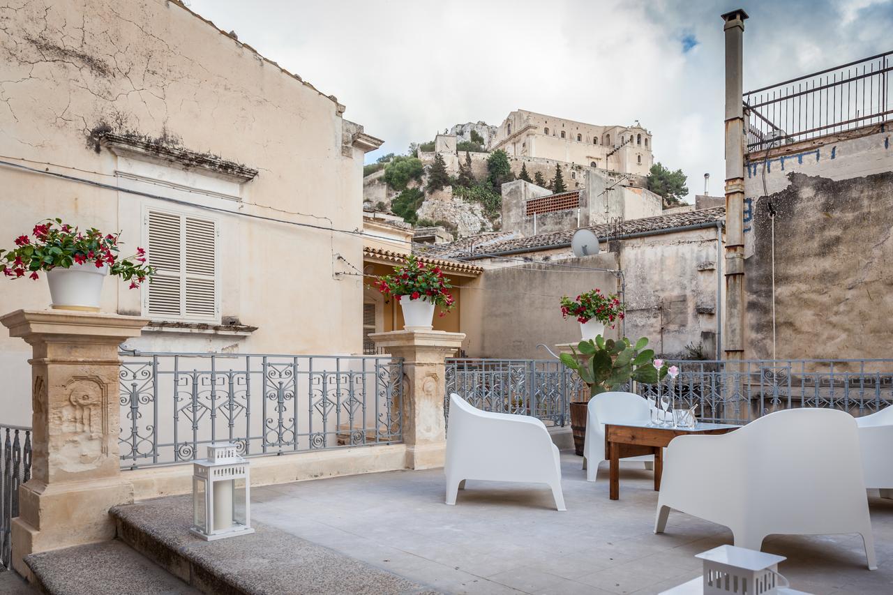 Palazzo Montalbano Bed & Breakfast Scicli Exterior photo