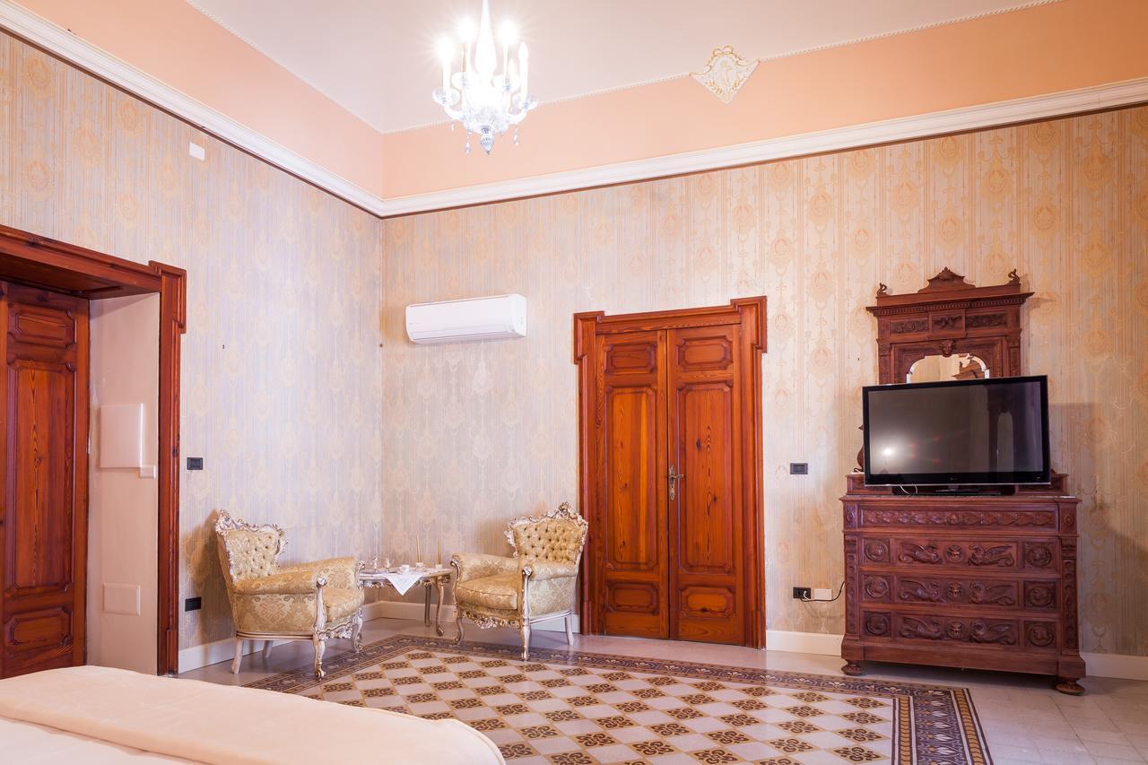 Palazzo Montalbano Bed & Breakfast Scicli Exterior photo