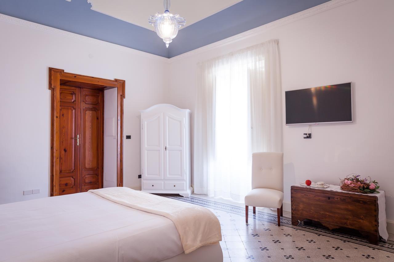 Palazzo Montalbano Bed & Breakfast Scicli Exterior photo